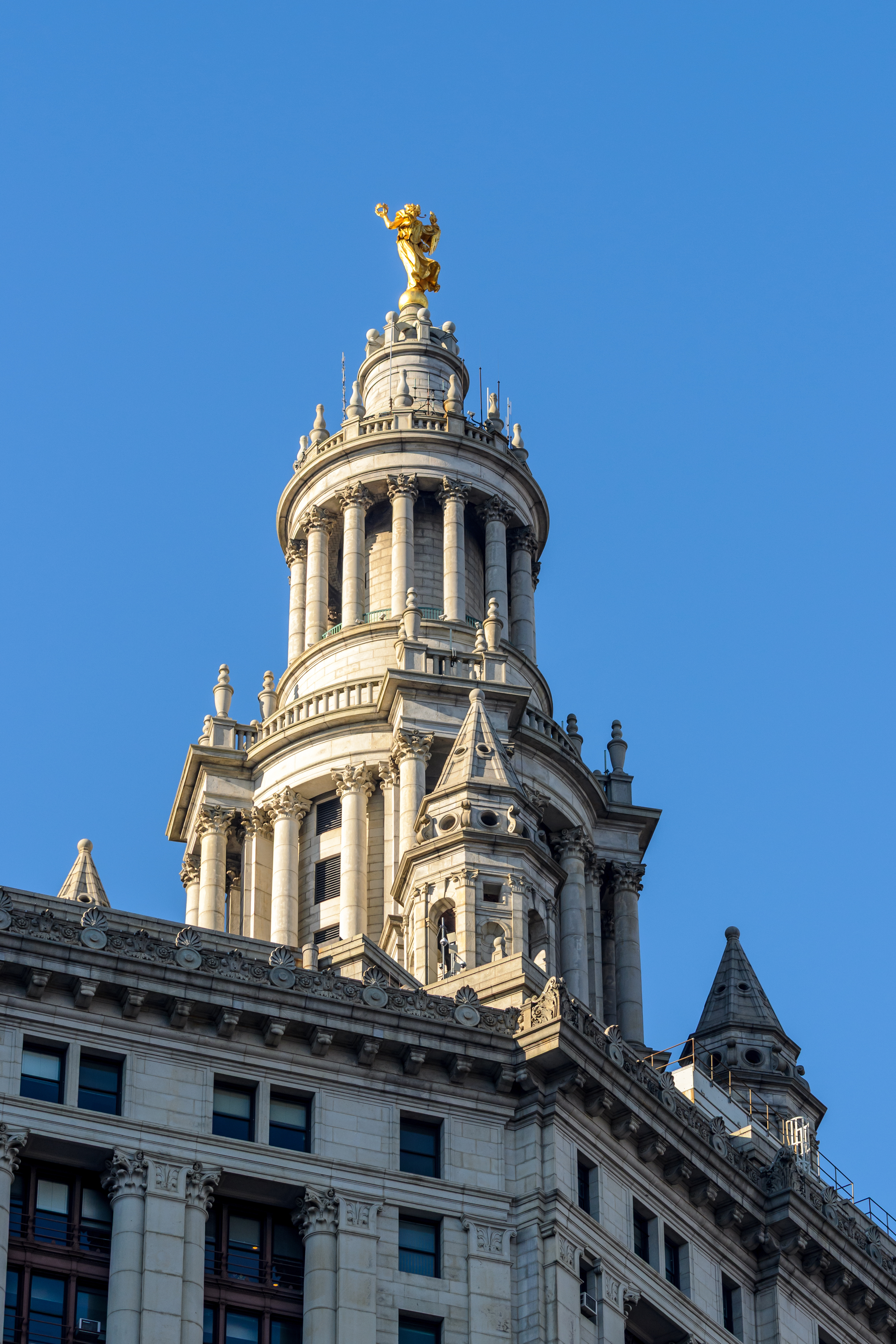 Civic Fame statue atop the Manhattan Municipal Building